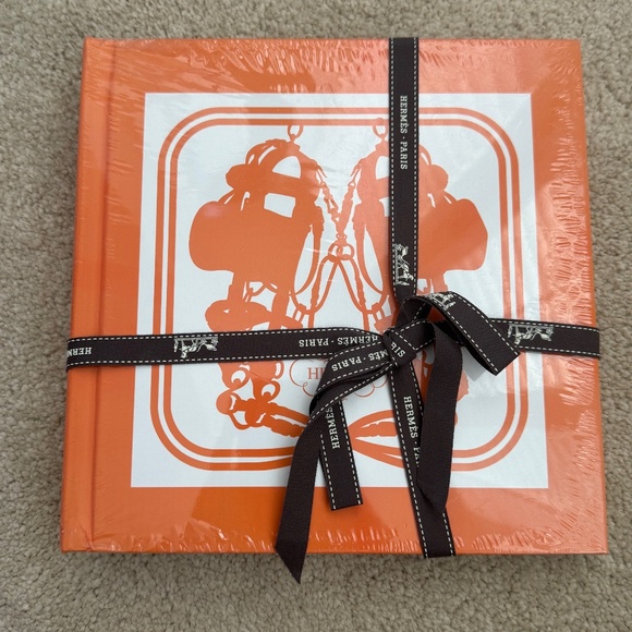 Brand New Hermes Pop Up Book - Picture 1 of 6